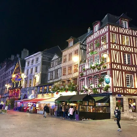 La Tour De Jeanne : Hypercentre Charme Et Design