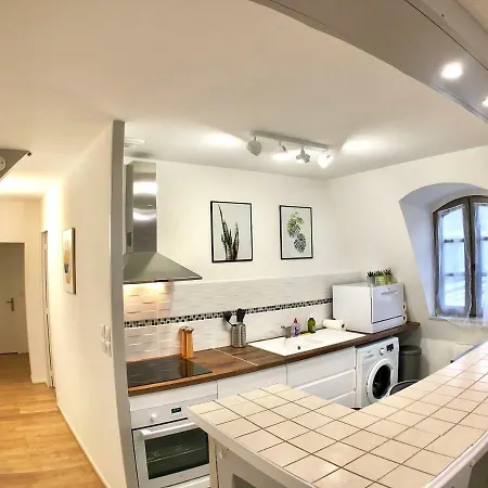 Apartman La Tour De Jeanne : Hypercentre Charme Et Design Rouen