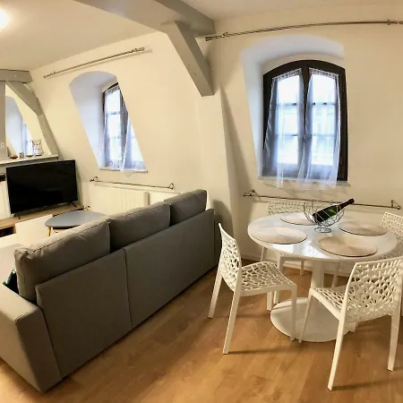 Apartman La Tour De Jeanne : Hypercentre Charme Et Design Rouen